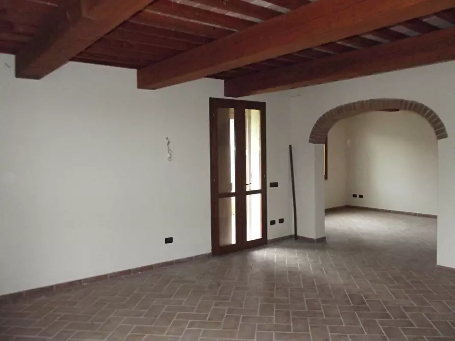 Immagine 1 di Villa in vendita  in via pisana a Lari