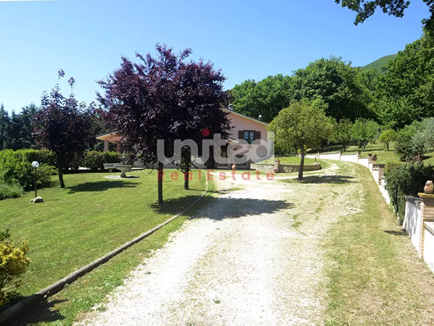 Immagine 1 di Villa in vendita  in via collerelle a Cantalupo In Sabina