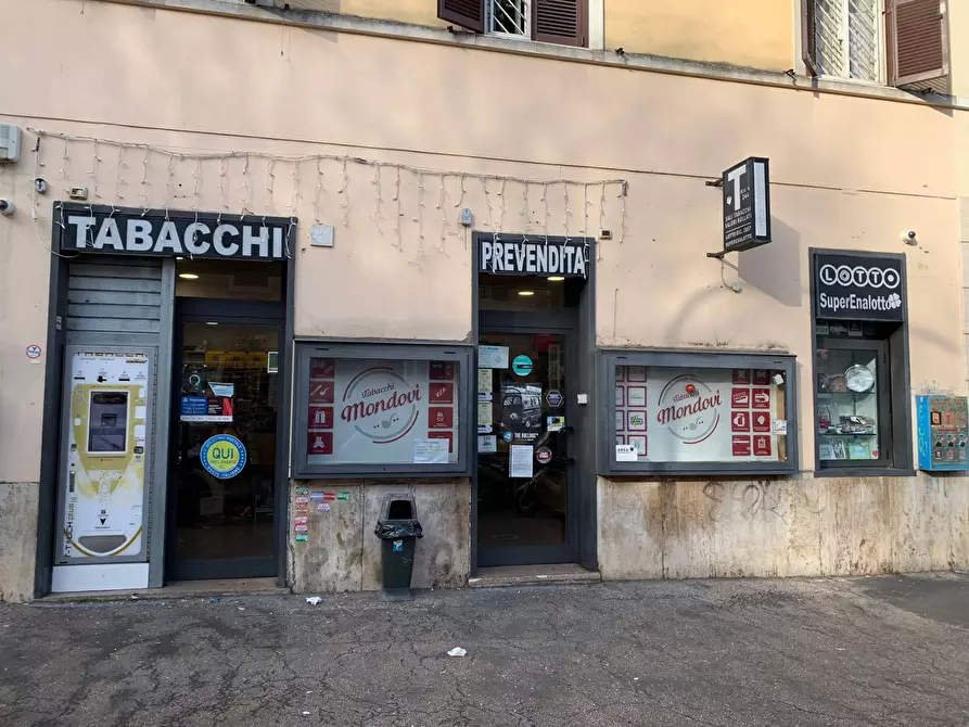 Immagine 1 di Attività commerciale in vendita  in Via Mondovi' a Roma