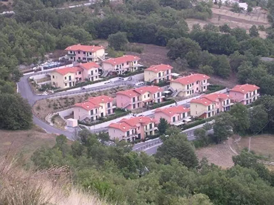 Immagine 1 di Villa in vendita  in Via Olmo a Castelpetroso