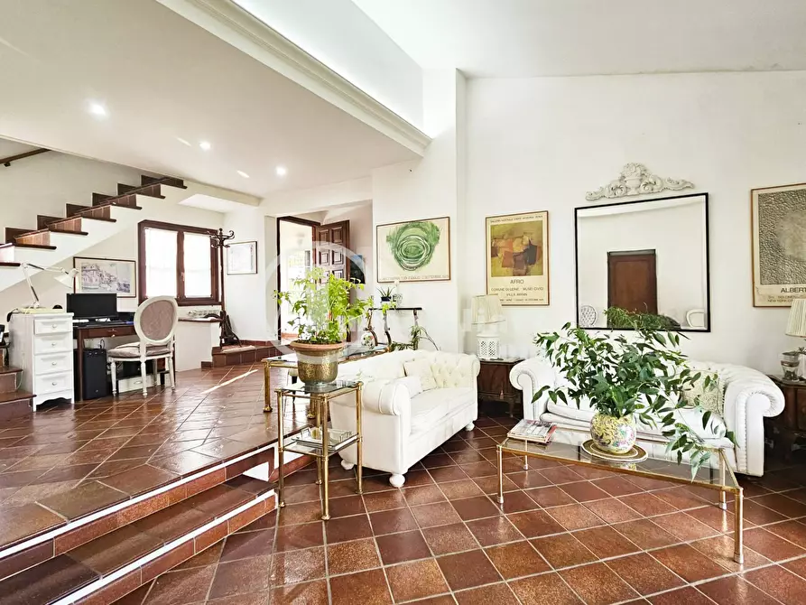Immagine 1 di Villa in vendita  in Clivo Delle Case Basse a Roma