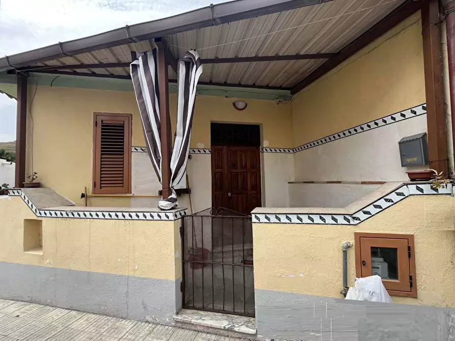 Immagine 1 di Villa in vendita  in Via Ventotto Ottobre a Catanzaro