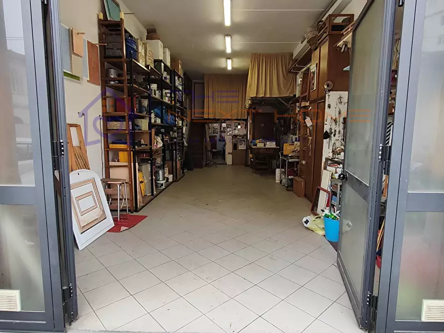 Immagine 1 di Locale commerciale in vendita  in Via Antonio Locatelli a Firenze