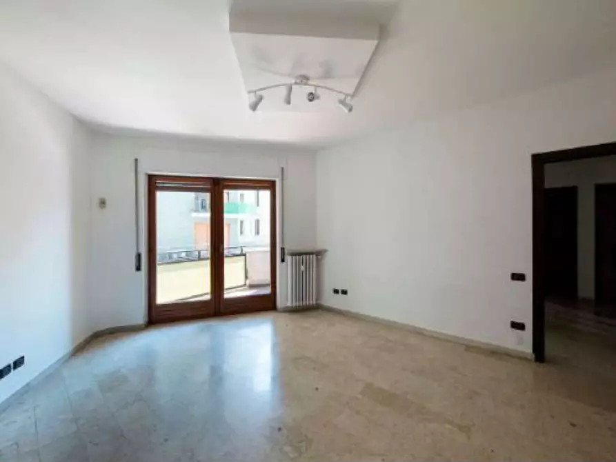 Immagine 1 di Appartamento in vendita  in Via Piave a Varese