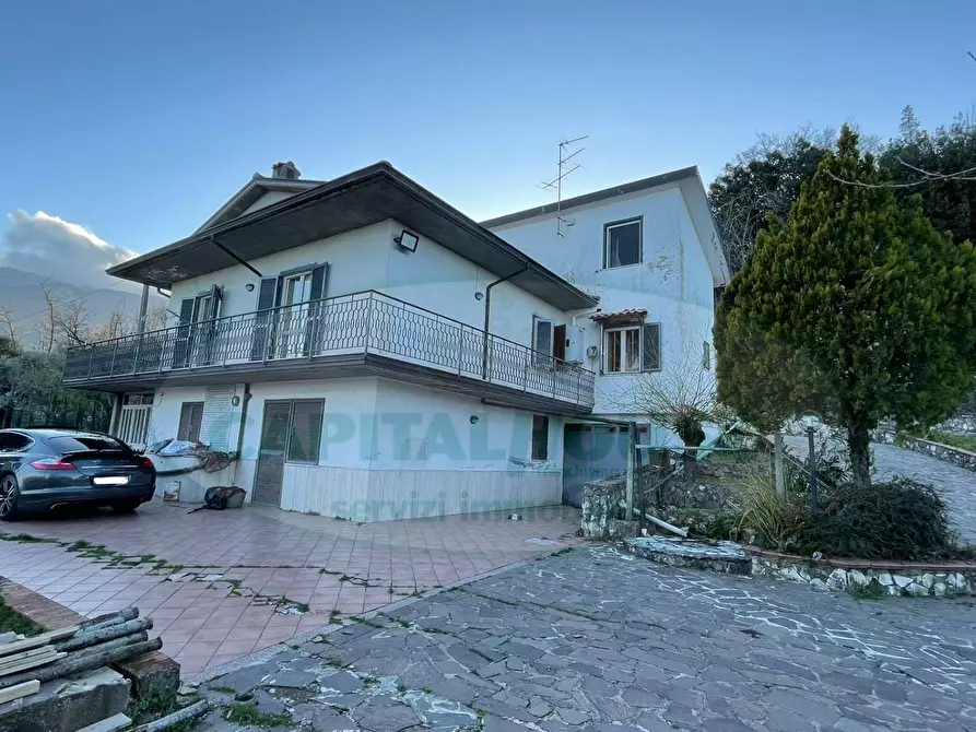 Immagine 1 di Villa in vendita  a Pietrastornina