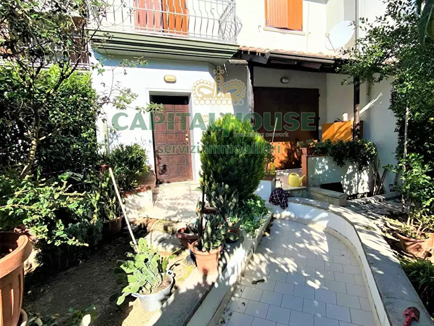 Immagine 1 di Villa in vendita  in quadrelle a Aiello Del Sabato