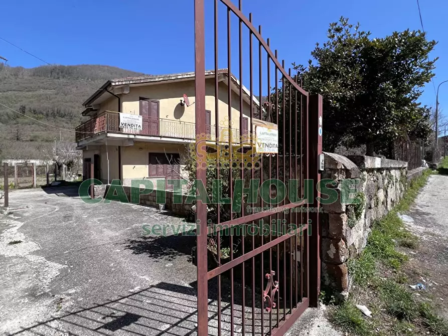 Immagine 1 di Villa in vendita  in Via Campi a Monteforte Irpino