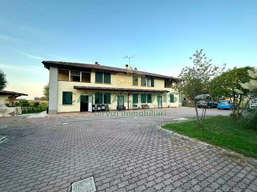 Immagine 1 di Villa in vendita  in Viazza in Bagno a Bentivoglio