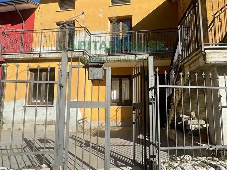 Immagine 1 di Casa indipendente in vendita  a Capriglia Irpina