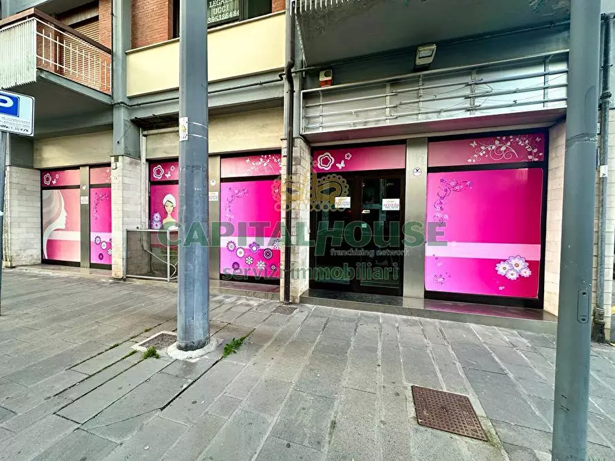 Immagine 1 di Locale commerciale in affitto  a Avellino