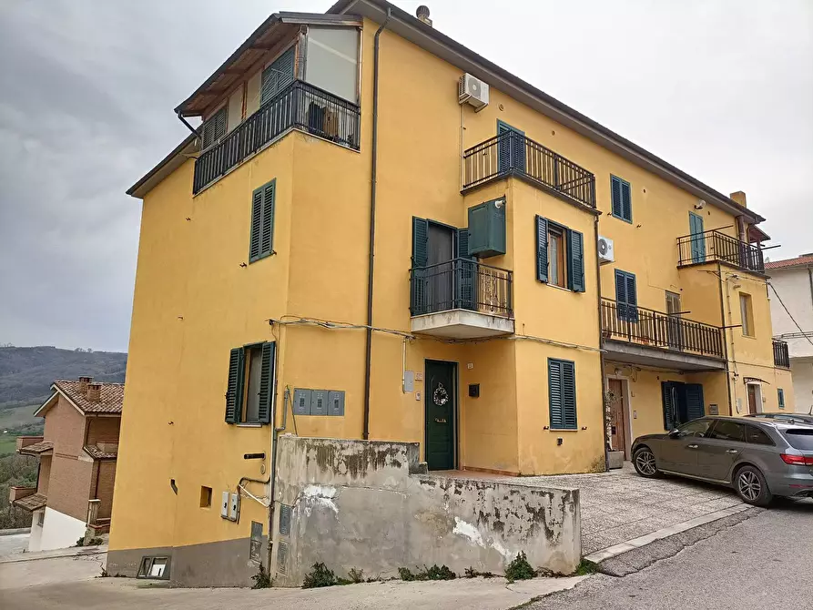 Immagine 1 di Appartamento in vendita  in Gabriele Pepe a Campolieto