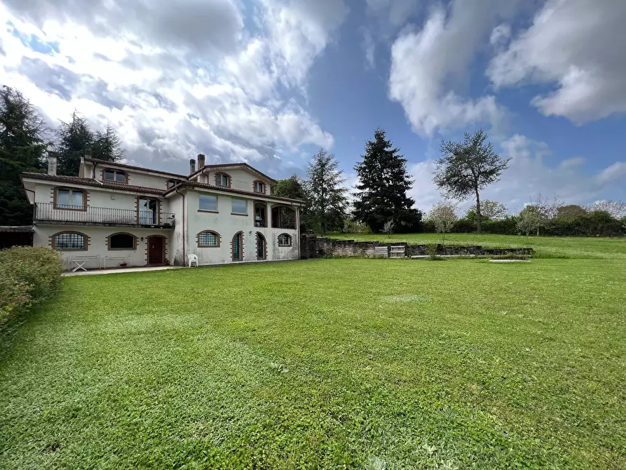 Immagine 1 di Villa in vendita  in via valle del riccio a Fiuggi