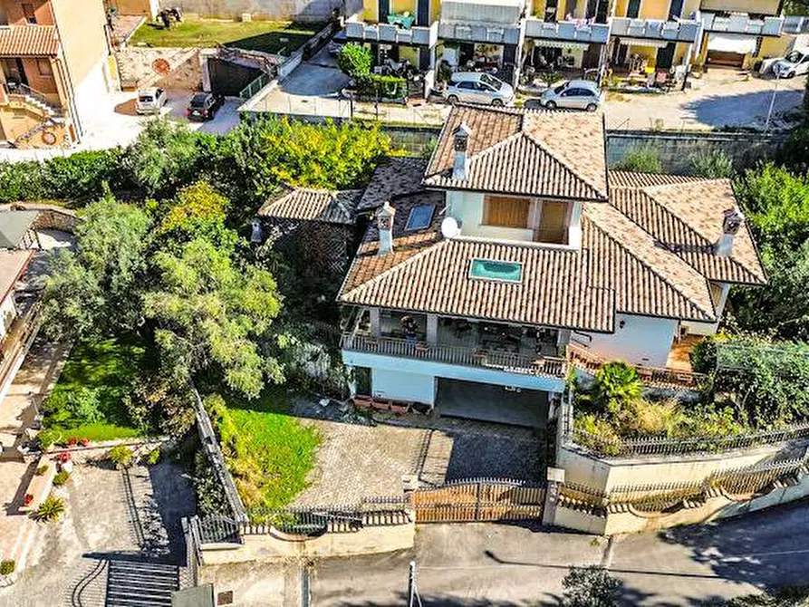 Immagine 1 di Villa in vendita  in Via Baselica a Acuto