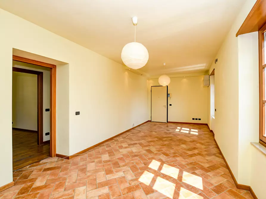 Immagine 1 di Appartamento in vendita  in Via Di Mezzo a Salò