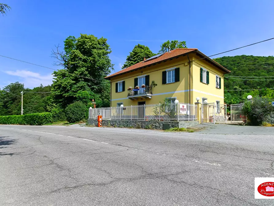 Immagine 1 di Villa in vendita  in VIA GIOVO a Mioglia