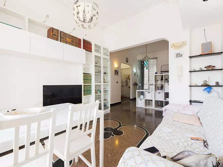 Immagine 1 di Appartamento in vendita  in Via Antonio Burlando a Genova