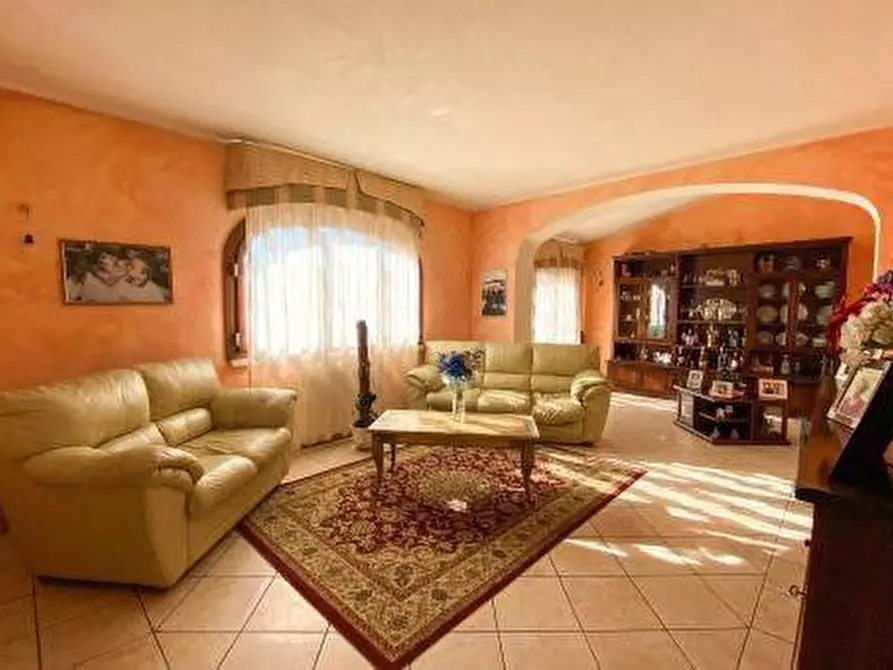 Immagine 1 di Villa in vendita  in Via San Gregorio Magno a Budoni