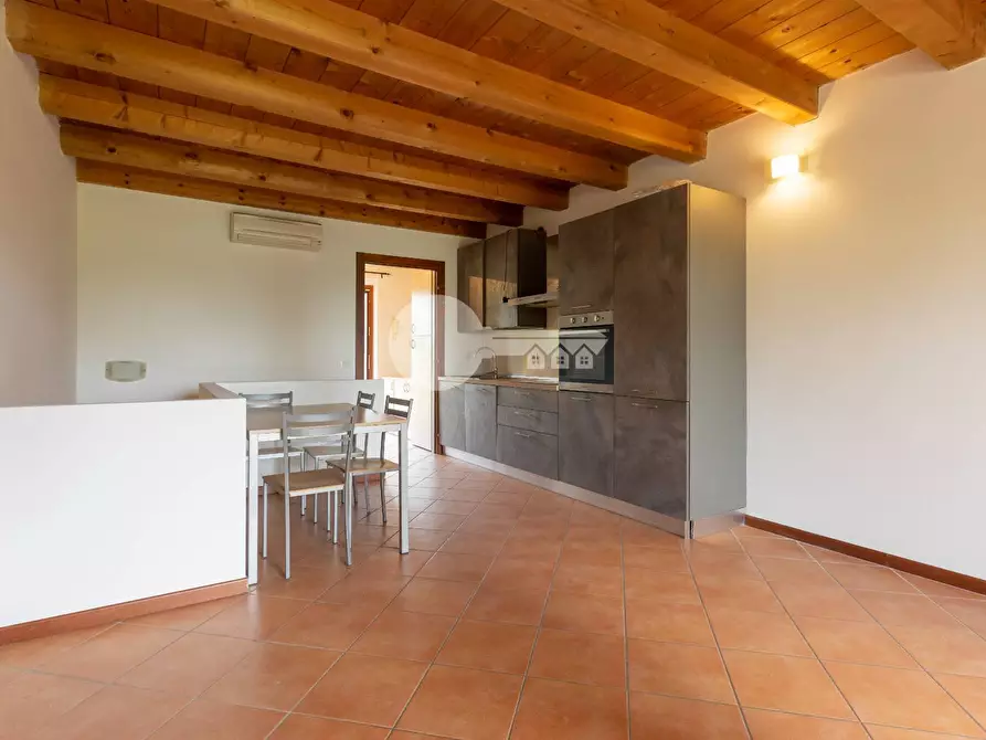 Immagine 1 di Appartamento in vendita  in via Brolo a Castelnuovo Del Garda