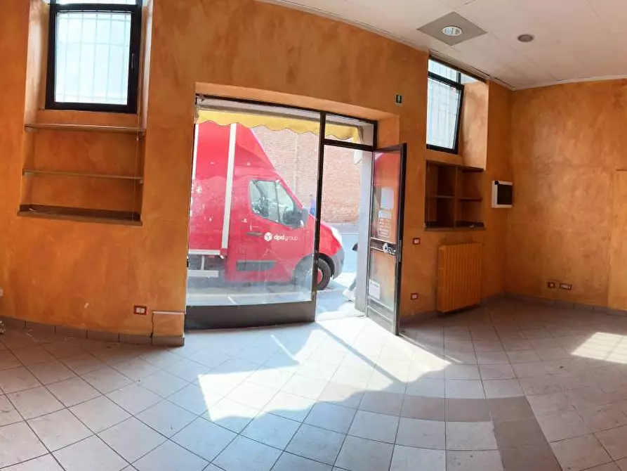 Immagine 1 di Posto auto in vendita  a Vigevano