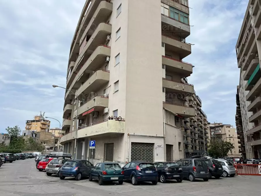 Immagine 1 di Posto auto in vendita  in Giuseppe Li Bassi a Palermo