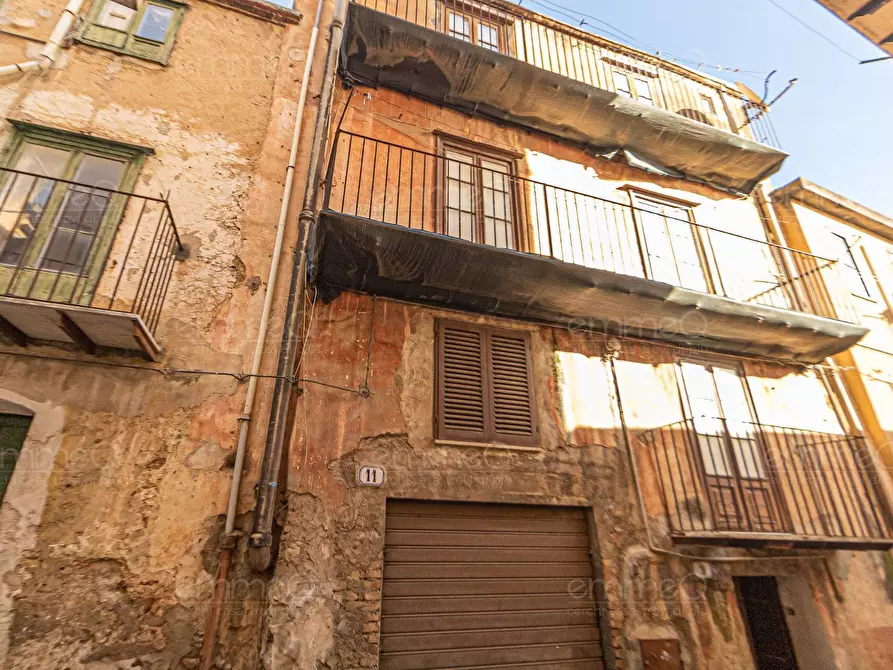 Immagine 1 di Casa indipendente in vendita  in Via Dei Benedettini a Castelbuono
