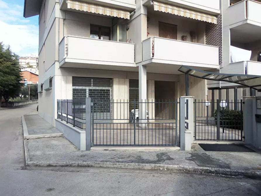 Immagine 1 di Laboratorio in vendita  in Via Mazzini a Acquaviva Picena