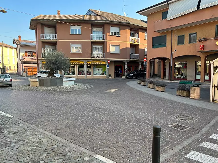 Immagine 1 di Negozio in vendita  in via Largo Diaz a Pontoglio