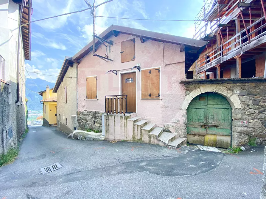 Immagine 1 di Appartamento in vendita  in via Ortigara a Almenno San Bartolomeo