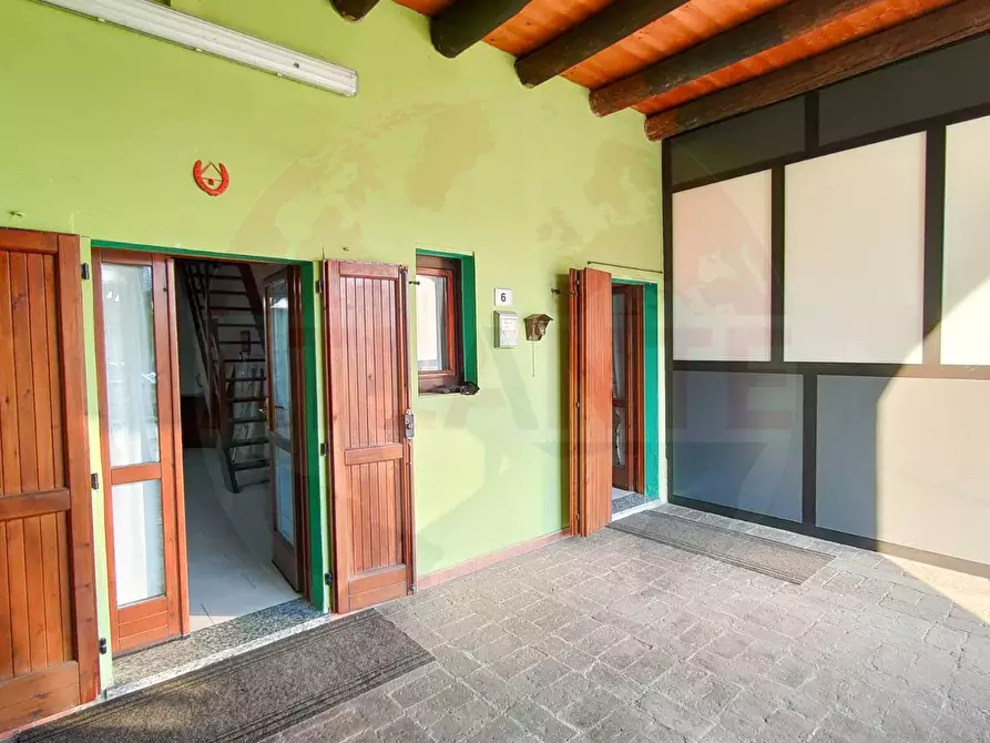 Immagine 1 di Appartamento in vendita  in Via Dante Alighieri a Bariano