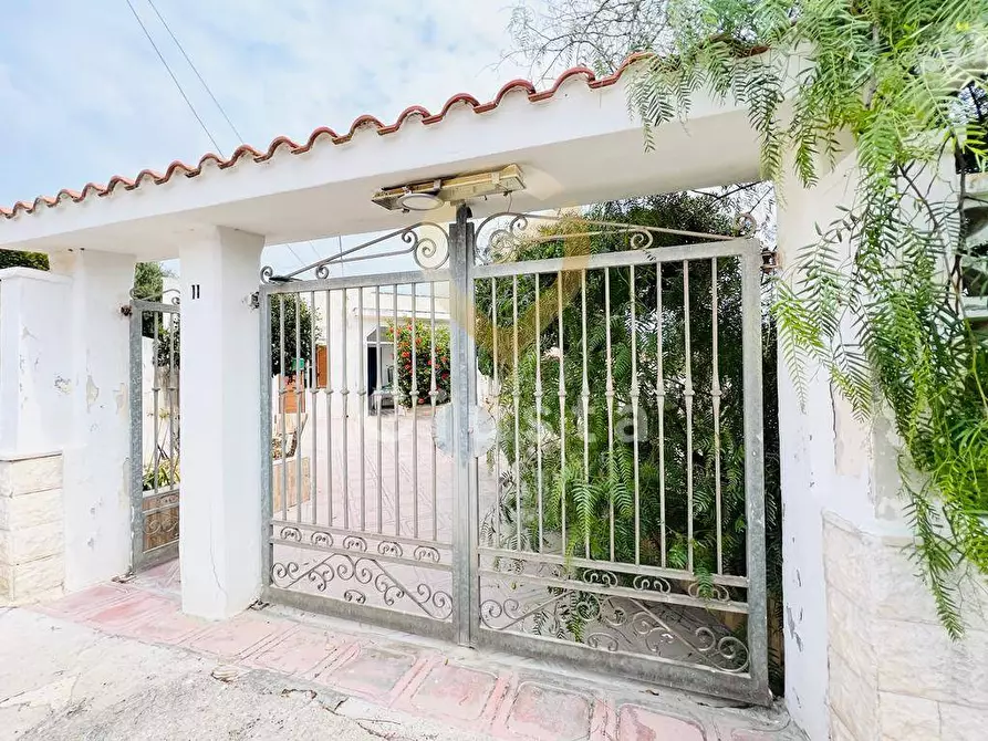 Immagine 1 di Villa in vendita  in Strada Per Betlemme a Brindisi