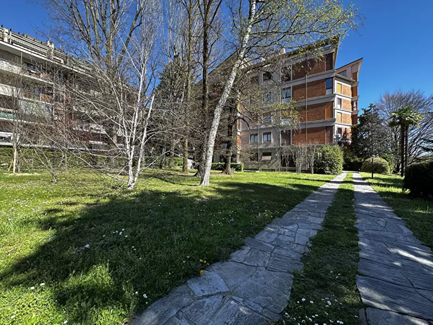 Immagine 1 di Appartamento in vendita  a Varese