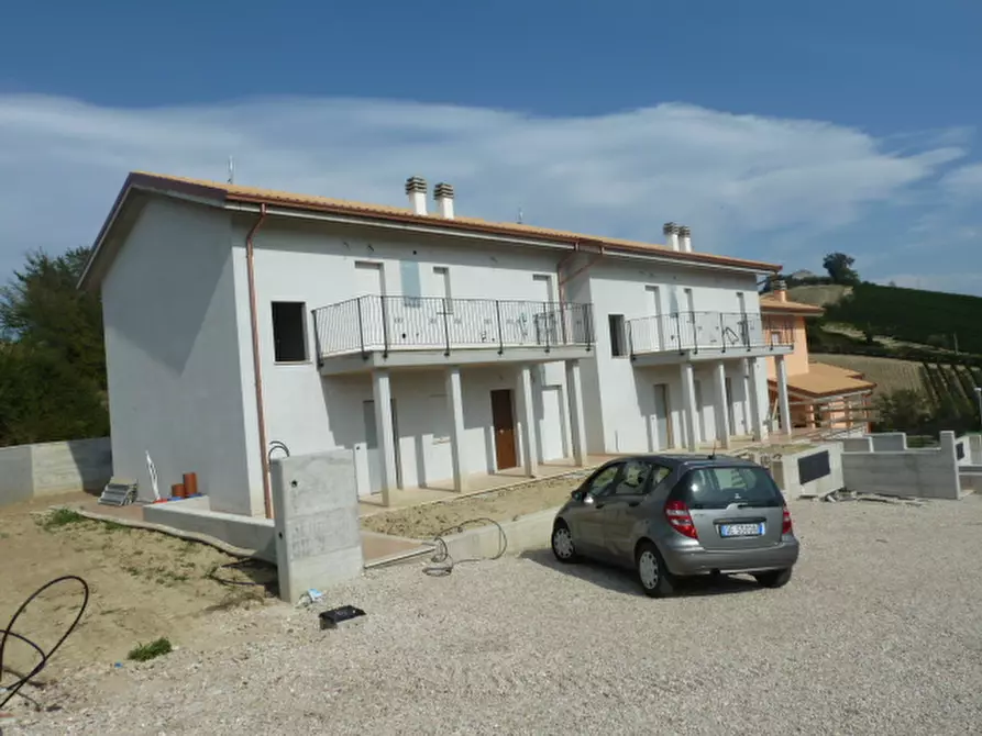 Immagine 1 di Villa in vendita  a Cossignano