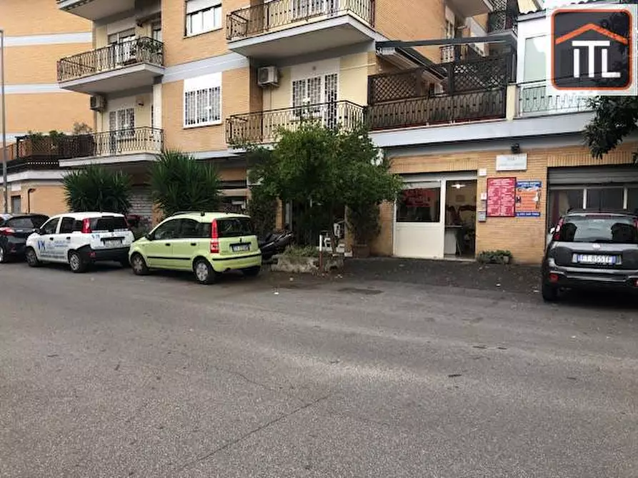 Immagine 1 di Posto auto in vendita  in Emma Carelli a Roma