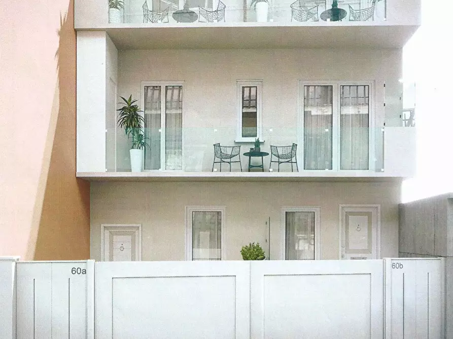 Immagine 1 di Appartamento in vendita  in via trieste a Civitanova Marche