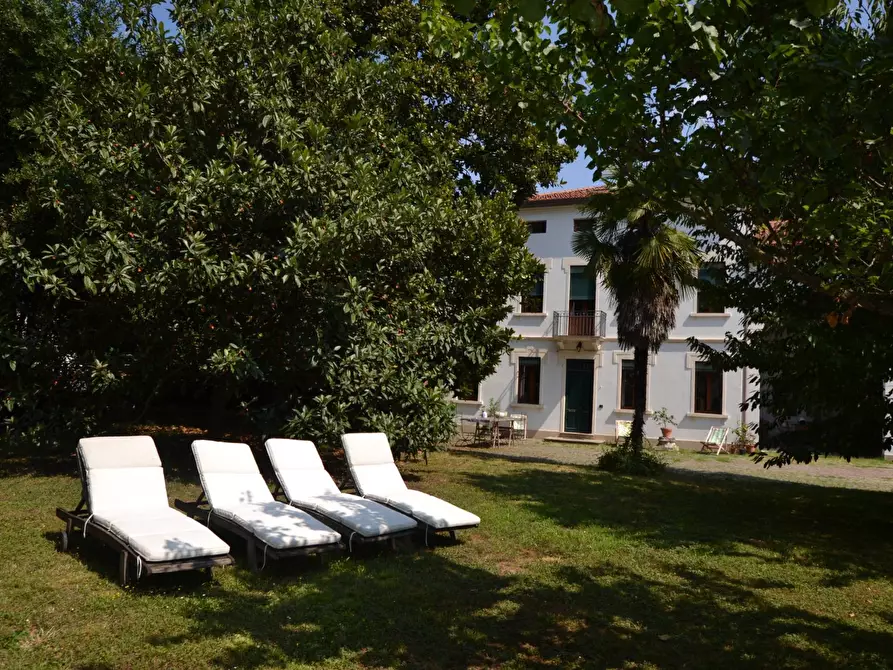 Immagine 1 di Villa in vendita  in Via Tiziano Aspetti a Padova