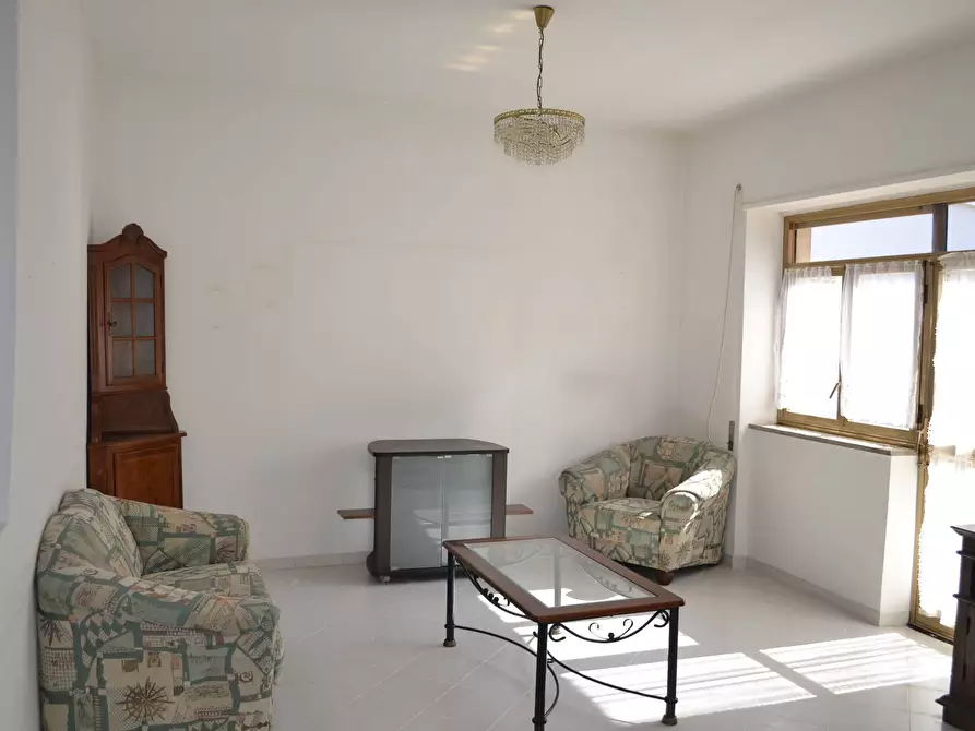 Immagine 1 di Appartamento in vendita  in via napoli a Lenola