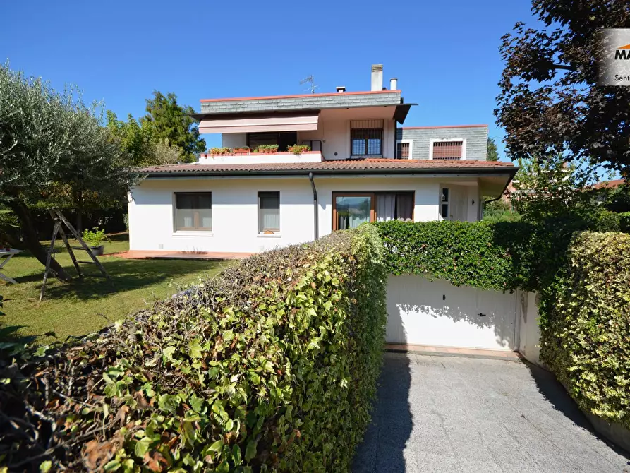 Immagine 1 di Villa in vendita  in Via Pavese a Montecchio Maggiore