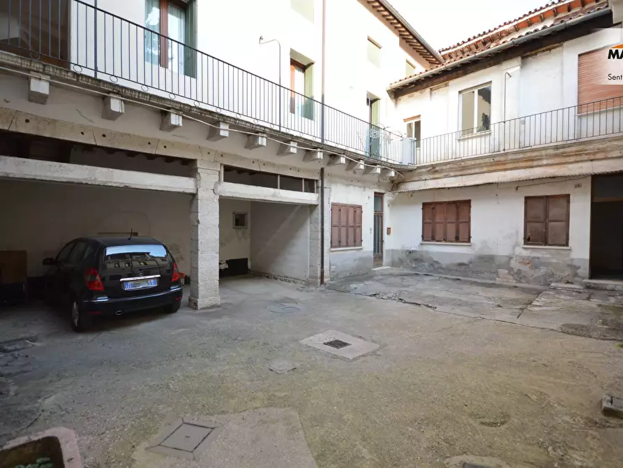 Immagine 1 di Palazzo in vendita  in Via Garibaldi a Valdagno