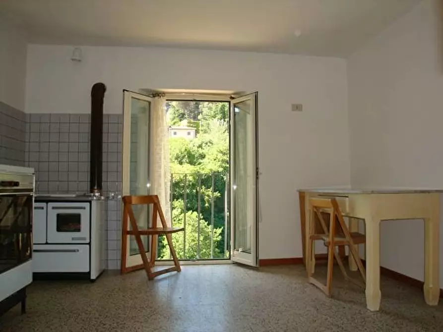 Immagine 1 di Appartamento in vendita  in via Corsica a Caprarola