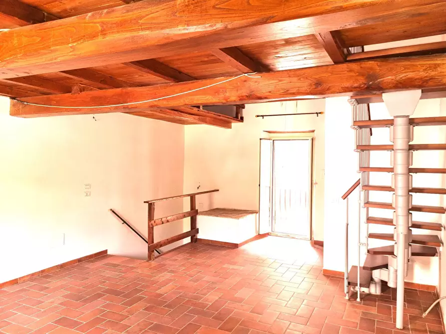 Immagine 1 di Appartamento in vendita  in Via Mazzini a Caprarola