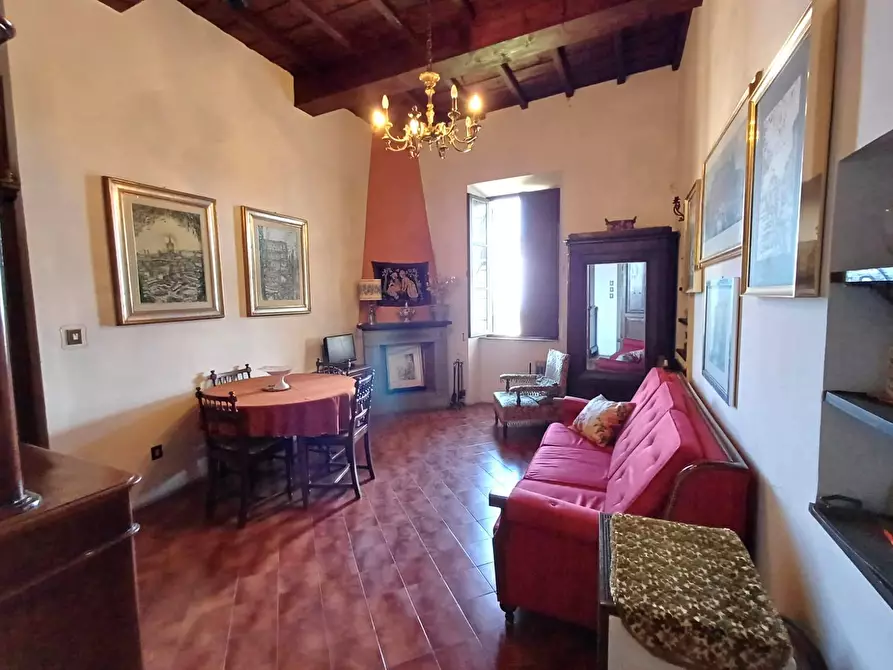Immagine 1 di Appartamento in vendita  in viale Regina Margherita a Caprarola