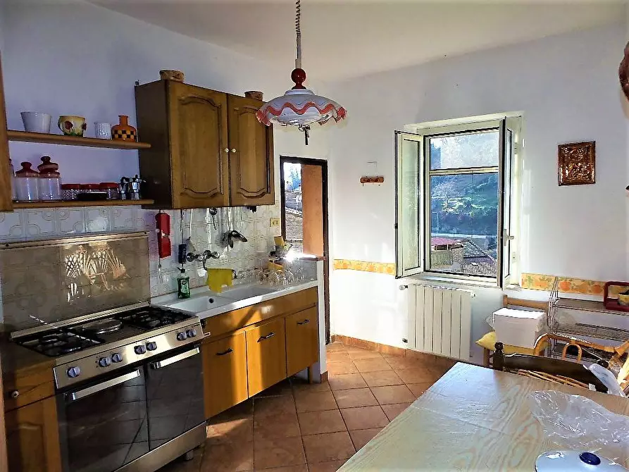 Immagine 1 di Appartamento in vendita  in via  Piave a Caprarola