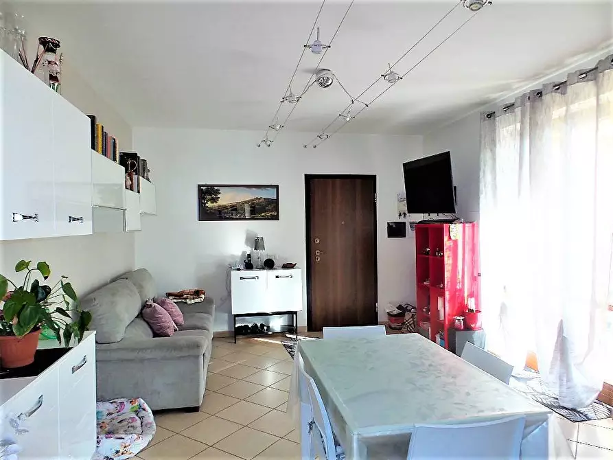 Immagine 1 di Appartamento in vendita  in via  Borgna e Loppi a Caprarola