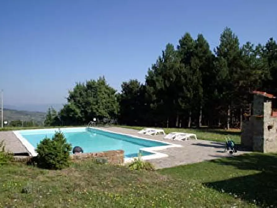 Immagine 1 di Villa in vendita  a Montevarchi