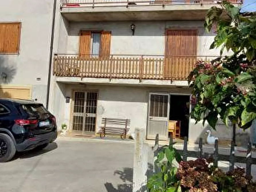 Immagine 1 di Appartamento in vendita  a Badia Calavena