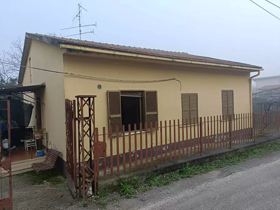 Immagine 1 di Casa indipendente in vendita  in VIA MONTI LEPINI a Colleferro