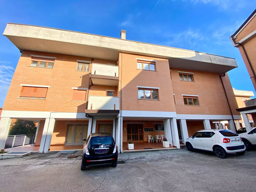 Immagine 1 di Appartamento in vendita  in VIA SERRALOGGIA a Fabriano