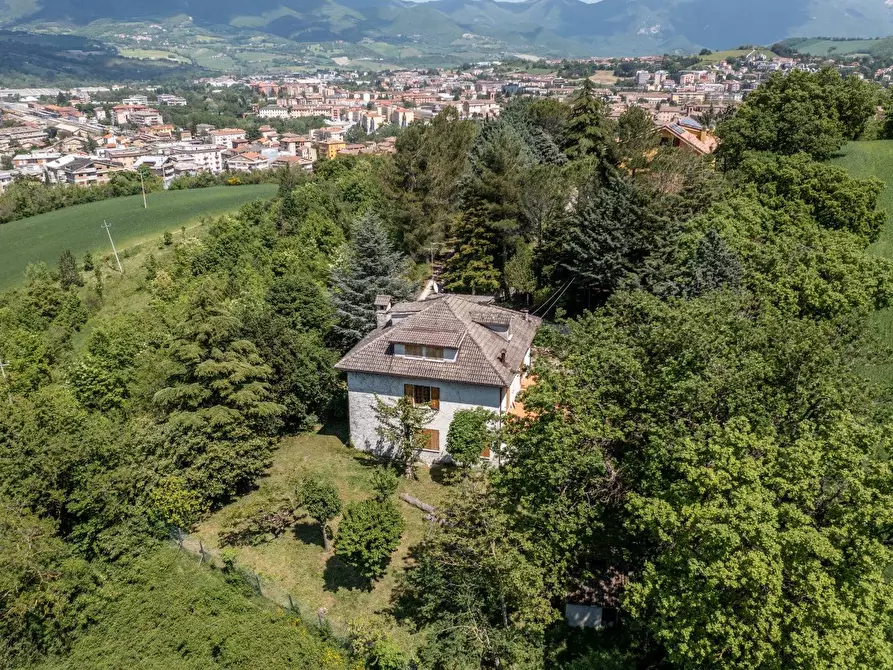 Immagine 1 di Villa in vendita  in via XIII martiri di kindu a Fabriano