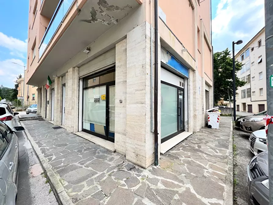 Immagine 1 di Locale commerciale in affitto  in VIA LA SPINA a Fabriano