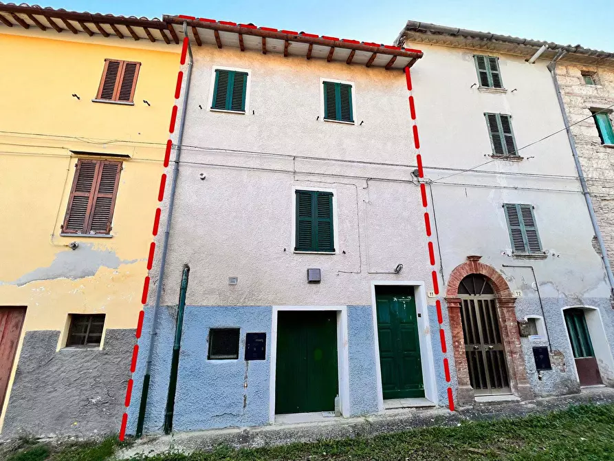 Immagine 1 di Casa indipendente in vendita  in FRAZ VARANO a Fabriano